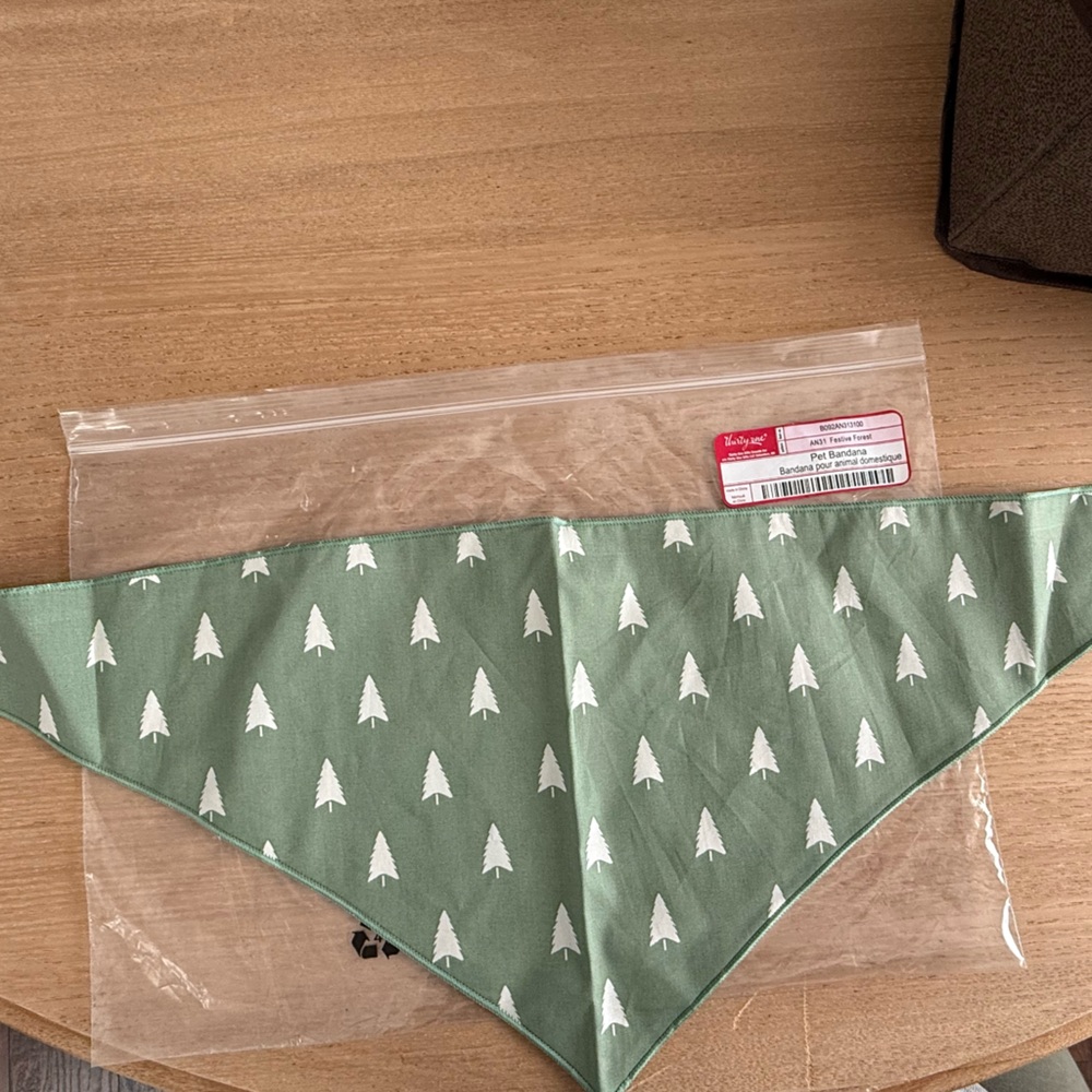 Thirty-One Festive Forest Green Pet Bandana for Holidays / Christmas NWT